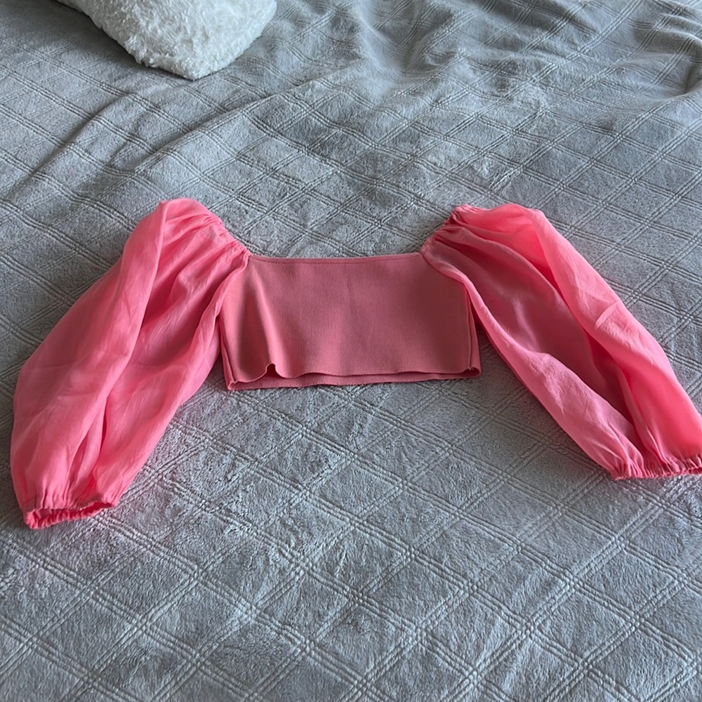 Pink crop top with puffy sleeves!